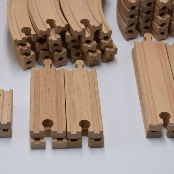 Lot of over 45 TRACK LOT Curves Ramps Straights Ascending Wooden Railway… - Picture 8 of 9